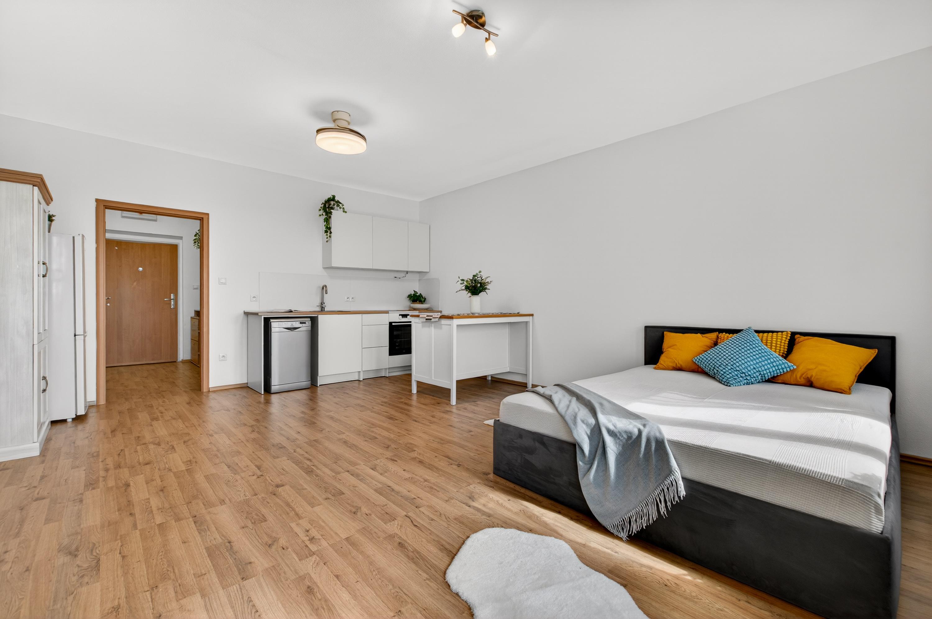 Svetlý 1-izbový byt s balkónom v Petržalke